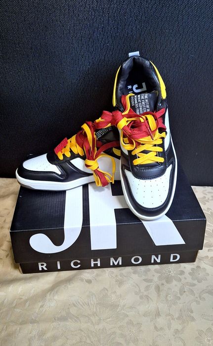 John richmond mar 41 ,noi