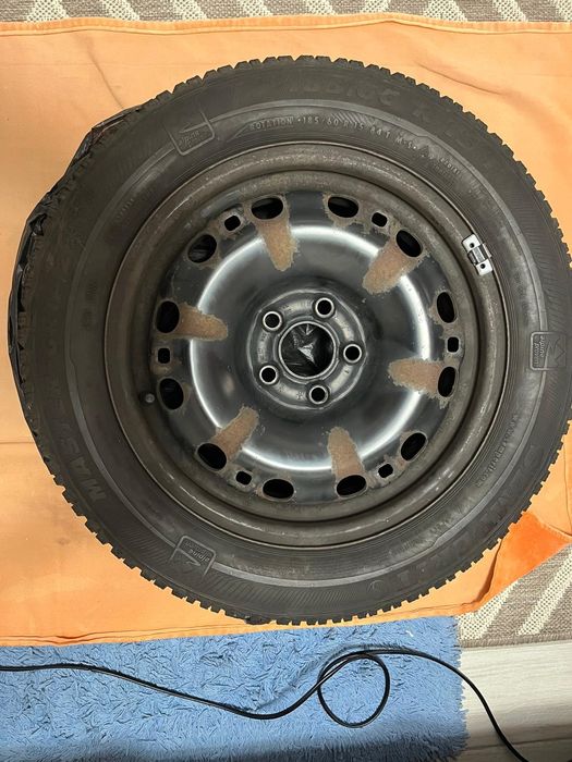 4 roți complete 185/60 R15 cu jante tablă