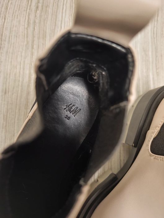 Ghete noi cu etichetă H&M, marimea 38