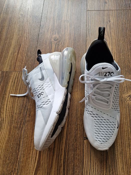 Страхотни мъжки маратонки NIKE MAX 270 , номер 45