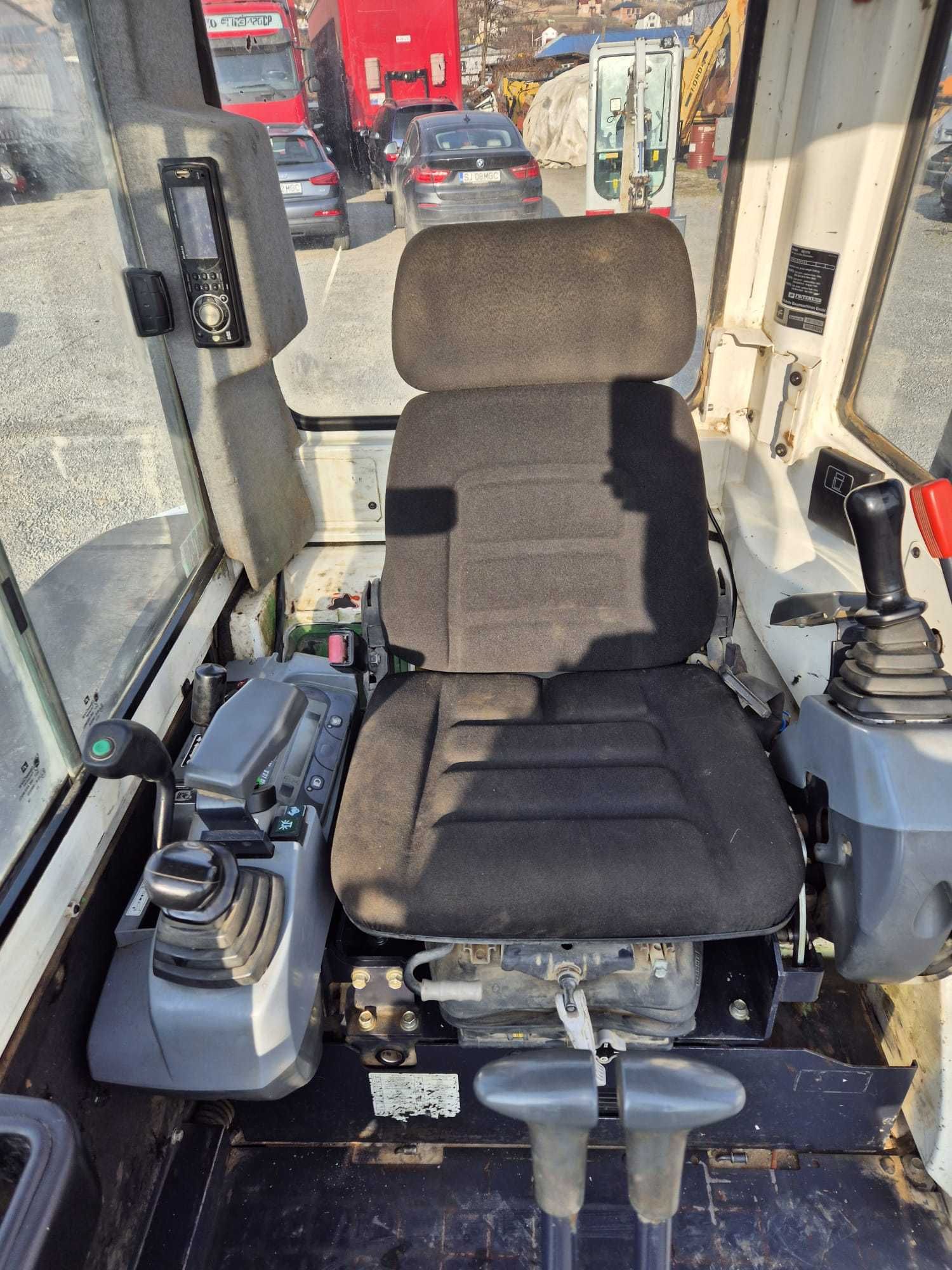 Miniexcavator Kubota KX71-3, 2.8 tone