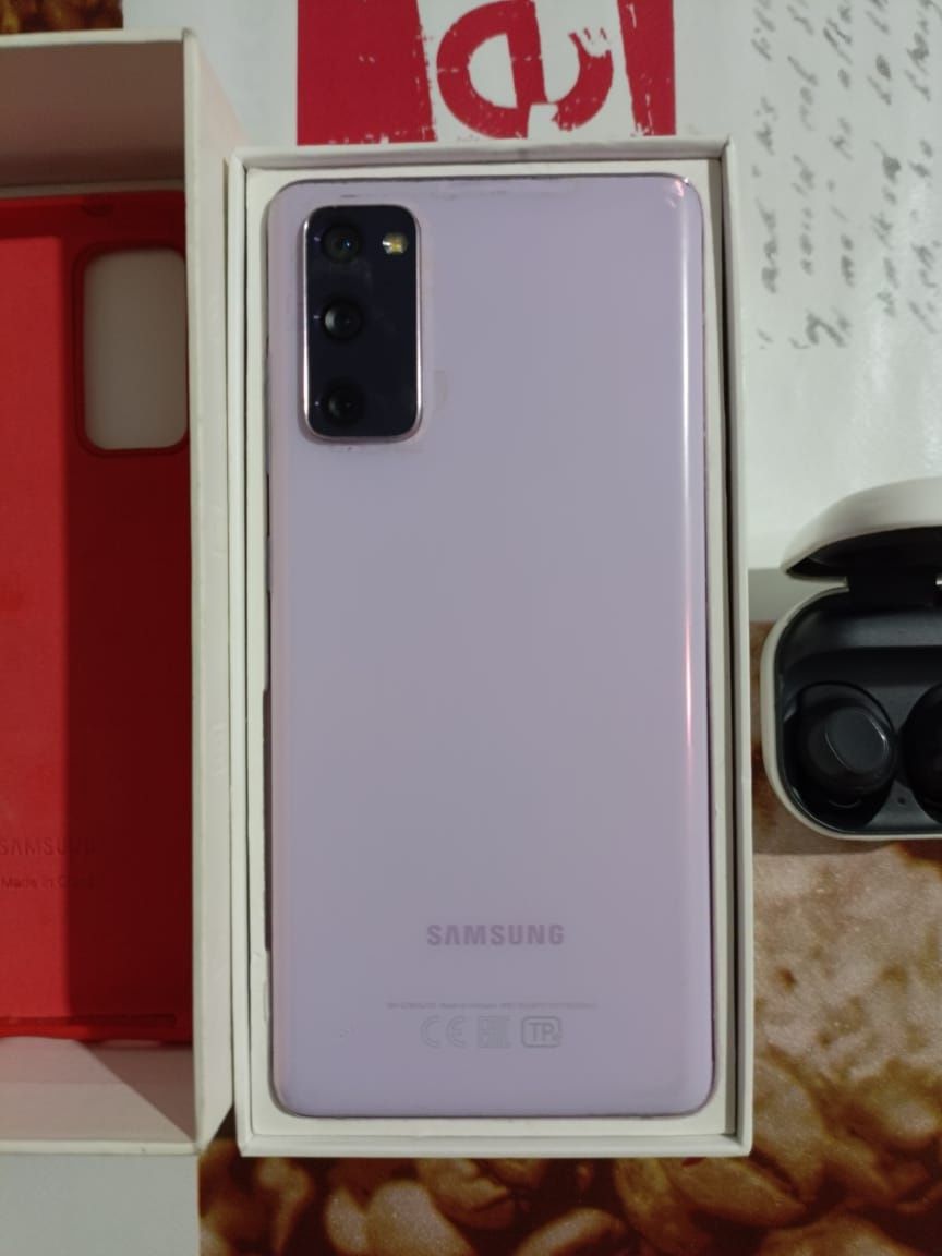 Samsung s20 fe ОЗУ 6 встроенной 128