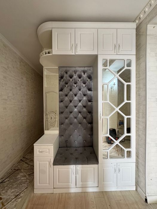 прихожая өте таза, почти новый