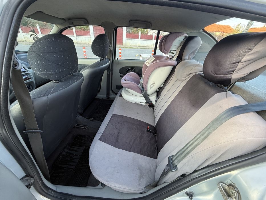 Vând Renault Clio 1.4 benzină