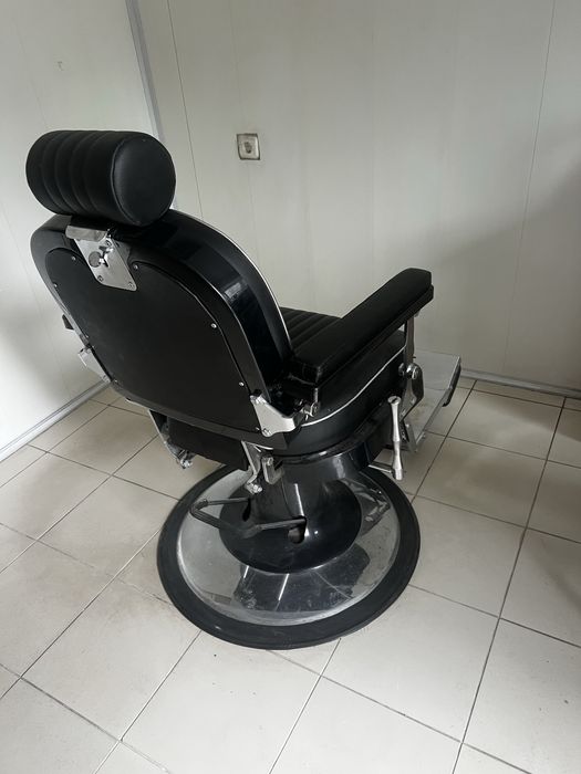 Продавам Бръснарски стол/Barber