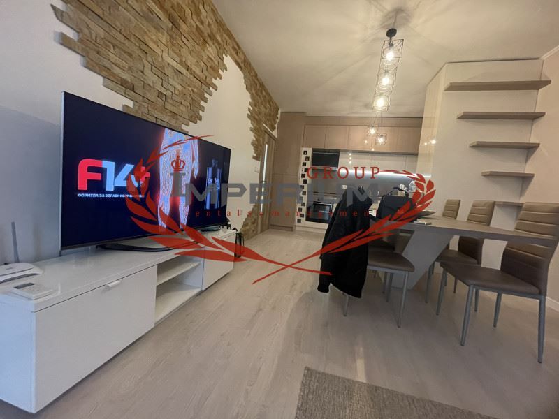 Дава се под наем Двустаен апартамент в Варна, Възраждане 3 - 70 кв.м за 382.5 € - Снимка #1