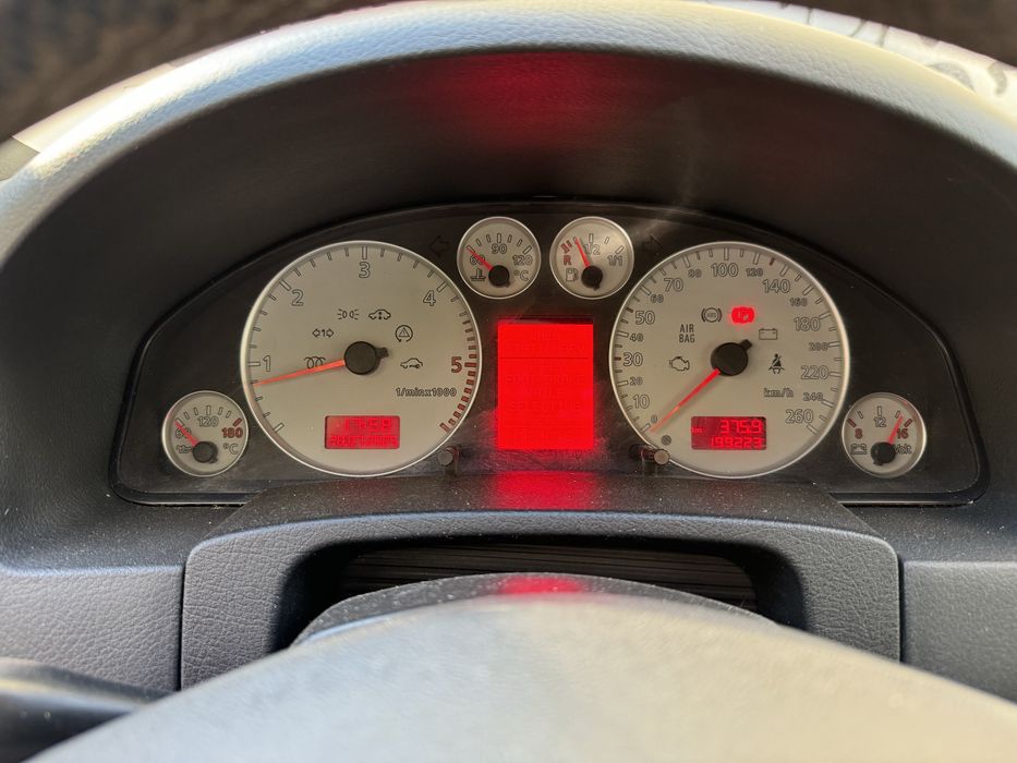 Audi A6 quattro an 2003
