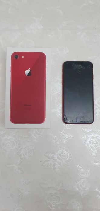 IPhone 8 на запчасть.