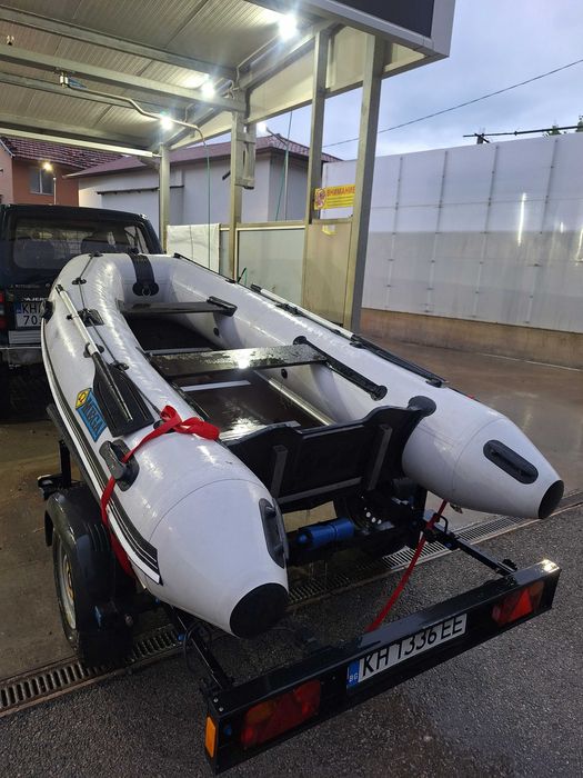 Надуваема лодка с твърдо дъно - Omega