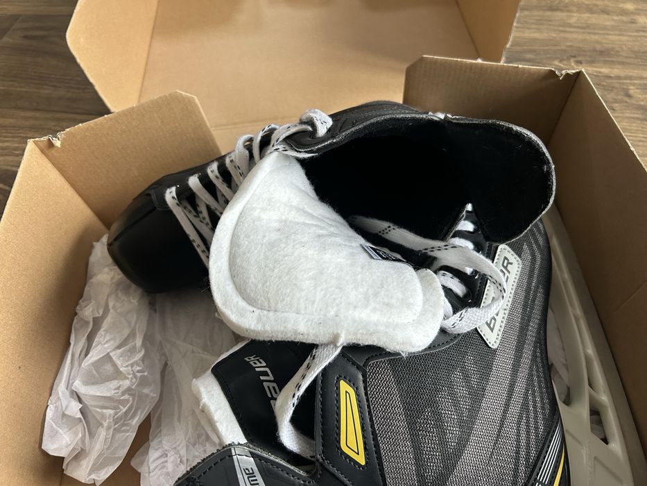 Patine barbati hochei gheata Bauer