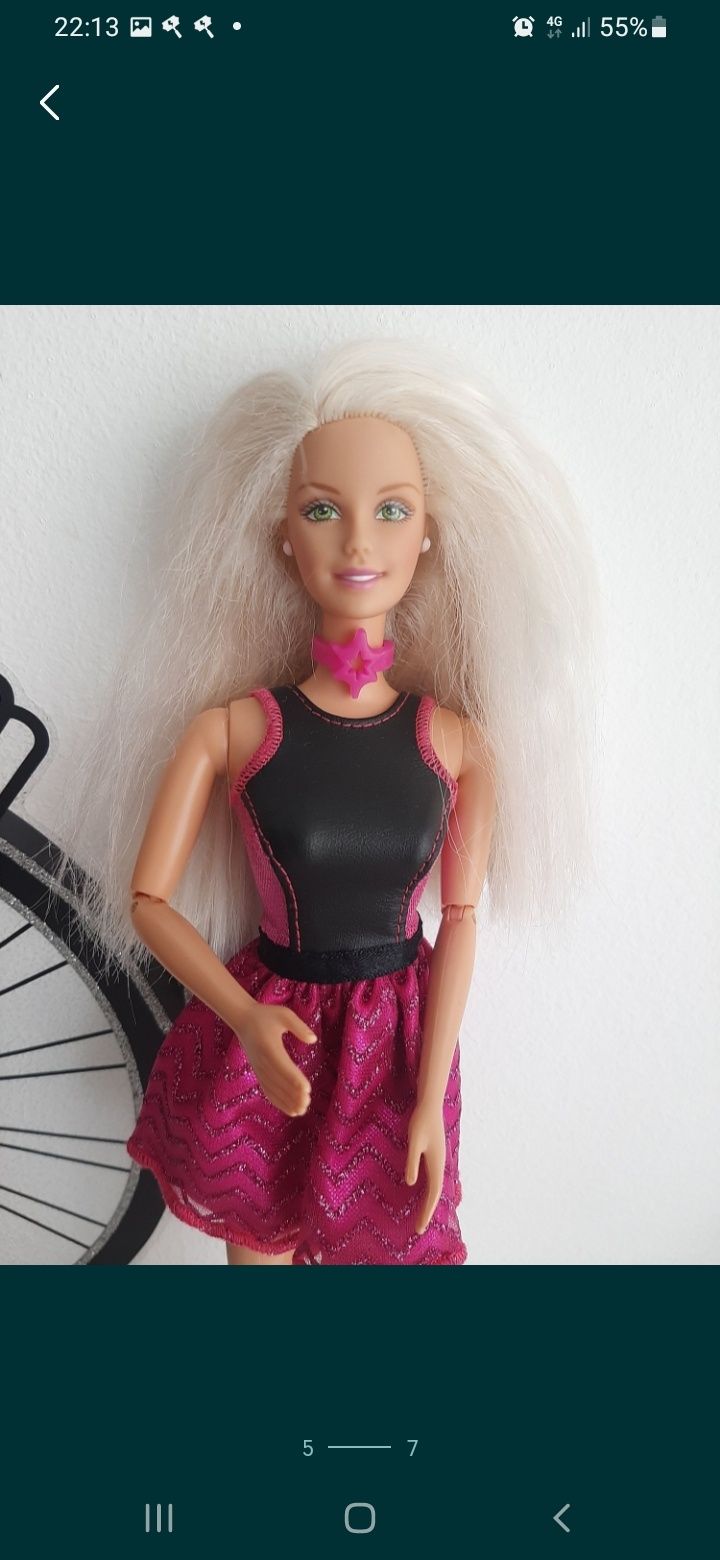 Barbie cu maneta de actionare a bratelor