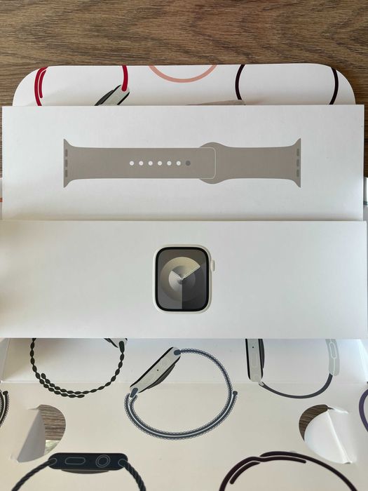 Apple Watch 9 41mm Starlight AL nou + bratara Silicon originala