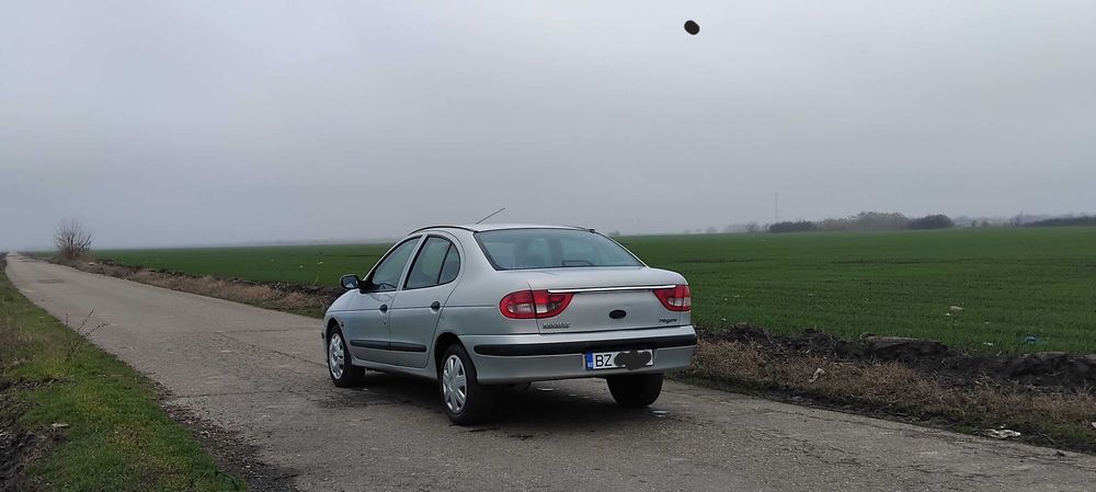 Renault. Megane. Benzină.