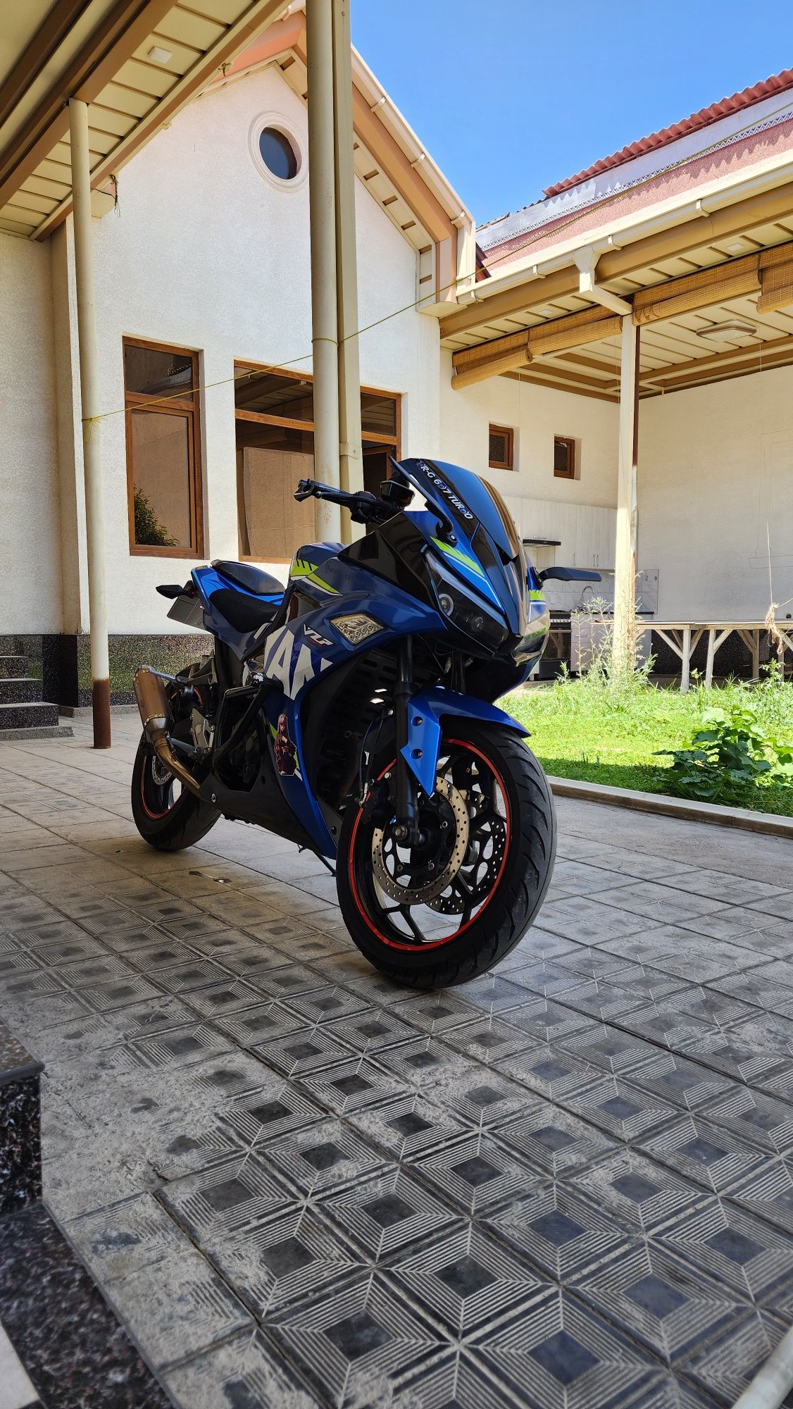 Sotiladi Honda 300 kub