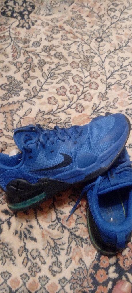 NIKE маратонки носени малко ,обувани са 5/6 пъти