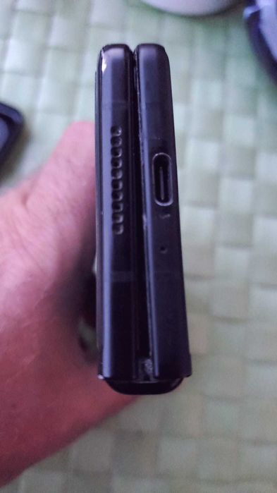 Samsung Galaxy Fold3-Dual SIM-256GB- Черен две карти много запазен