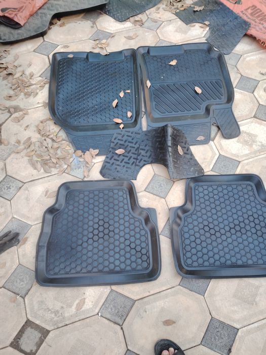Полики с багажником новые резиновые