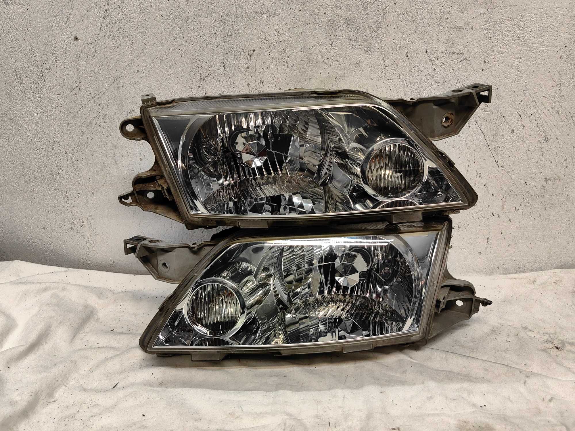 Оригинални  фарове  Мазда  Mazda Premacy