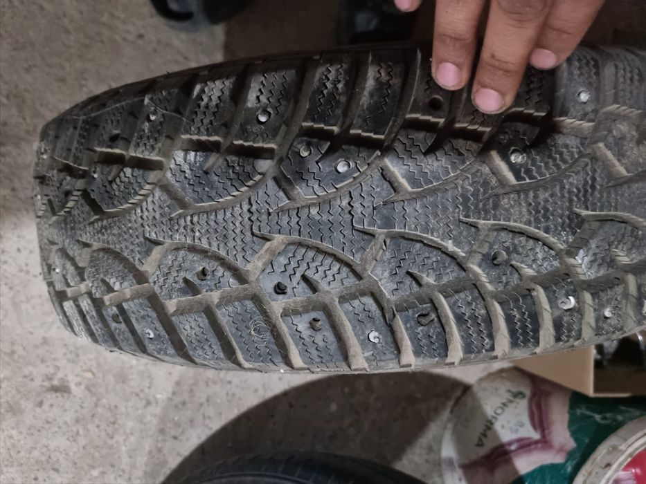 Покрышка б/у зимний