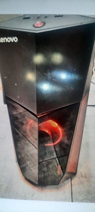 Calculator  gaming și monitor
