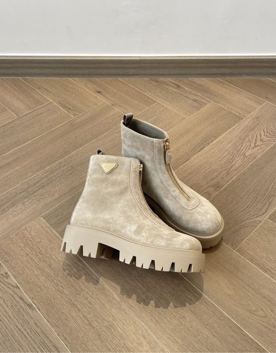 Prada боти велур