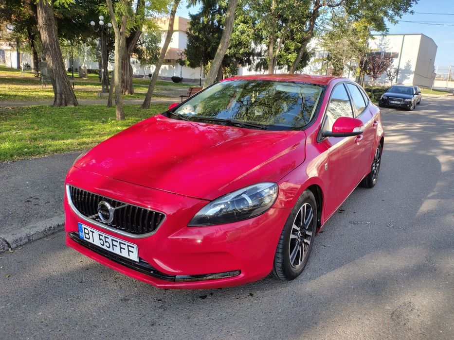 Vând Volvo V40 D2 2015