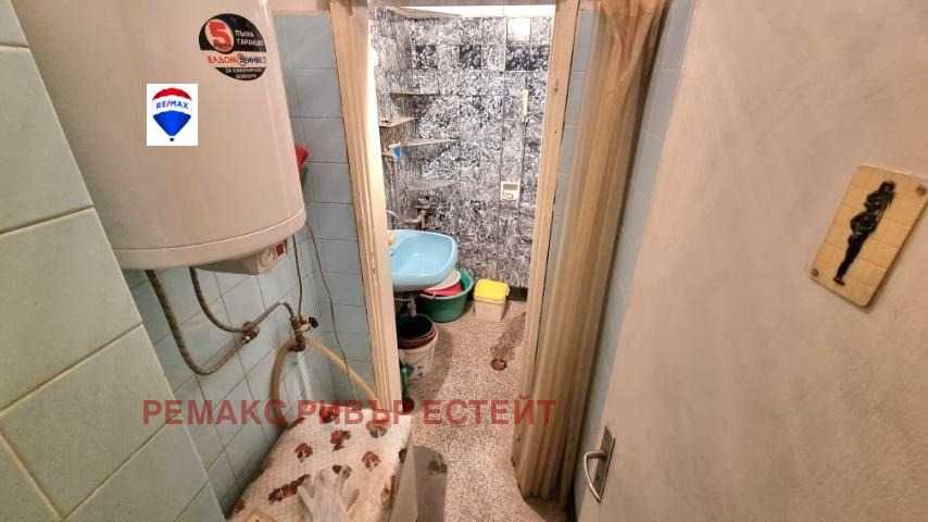 Продава се Тристаен апартамент в Русе, Широк център - 90 кв.м за 1033 €/кв.м - Снимка #11
