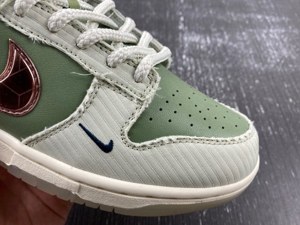 Nike Dunk Low Retro PRM Kyler Murray Be 1 of One