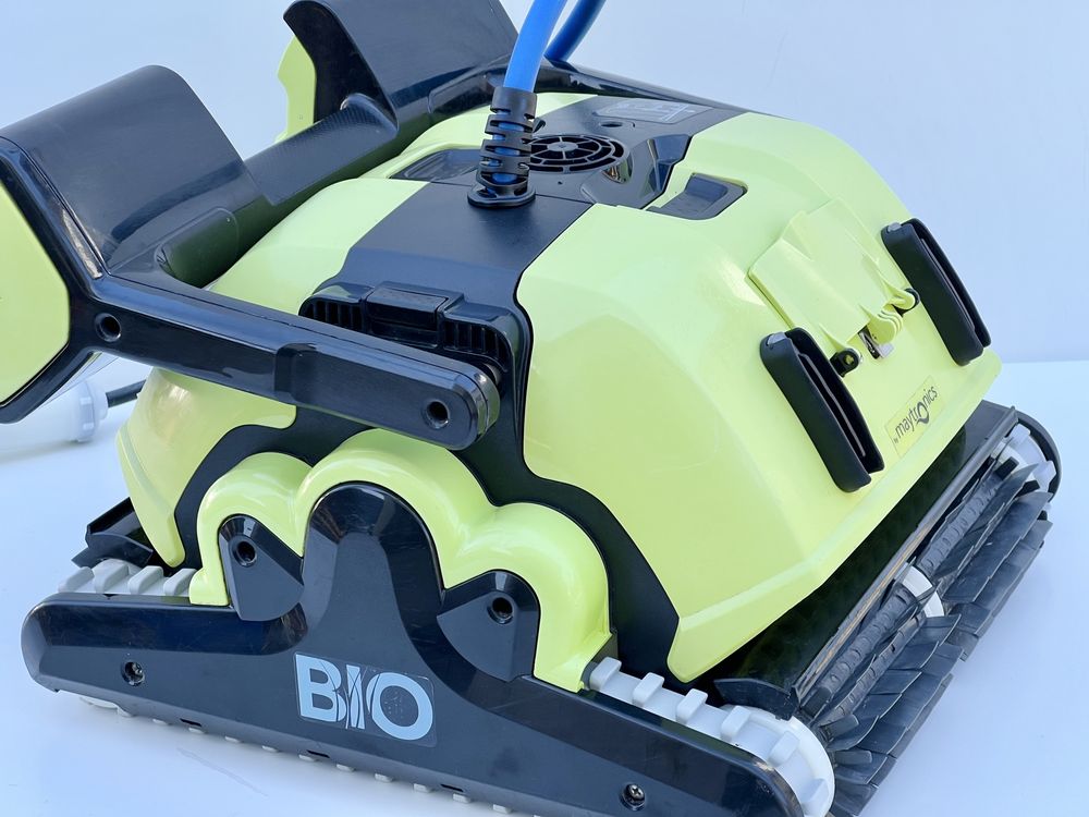 Robot de piscină Dolphin BIO Suction