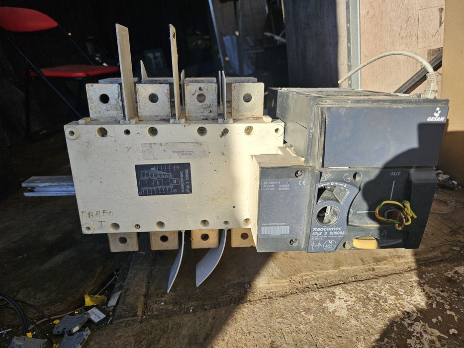 Vând switch inversor de surse motorizat Socomec Atys 3 CD 800A