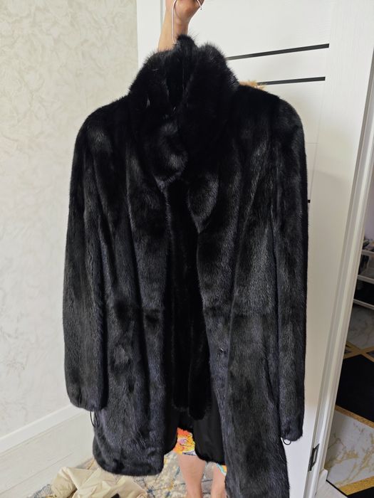 Продам норковую шубу