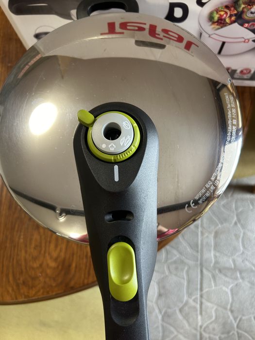 Тенджера под налягане Tefal Secure 5 Neo 8 л.