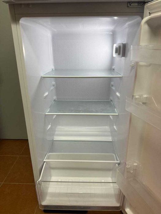 Продаваме хладилник