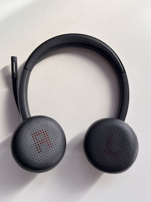 Безжични слушалки Poly VOYAGER 4320 UC Stereo, USB-A