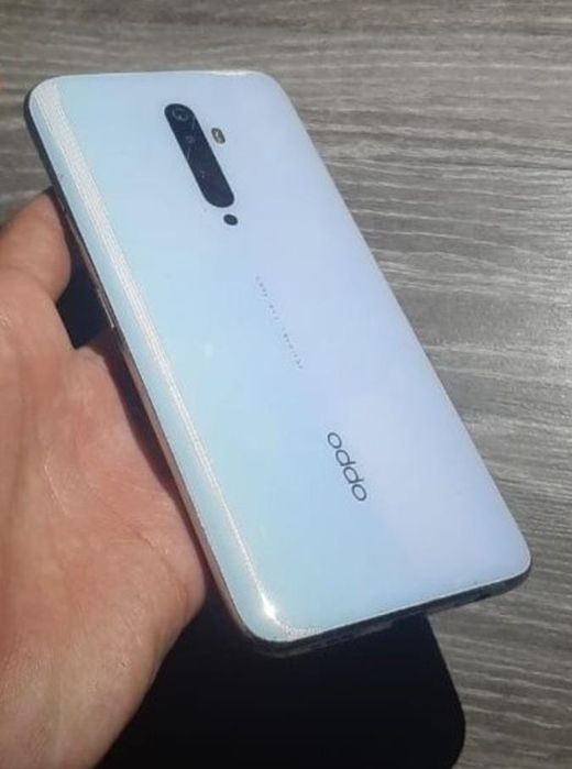 Телефон в хорошем состоянии Oppo Reno 2Z