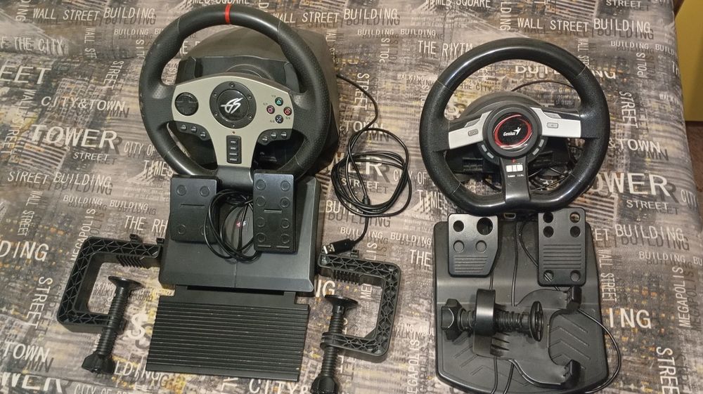 Продам 2 игровых руля