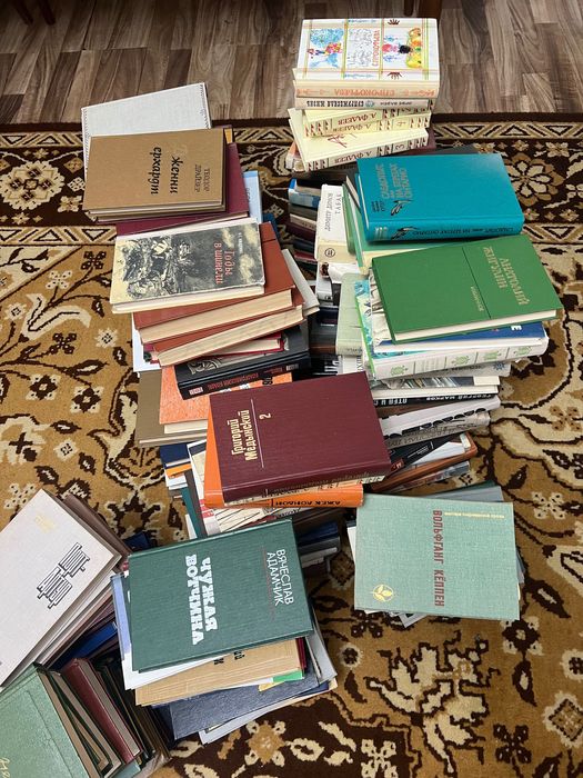 Книги отдам по 200 тг/шт