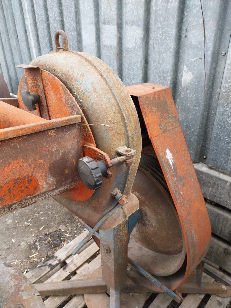 Vând freză Mitsubishi și moară după tractor 1,5m