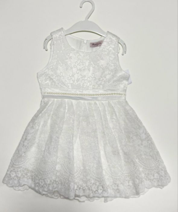 Продаю НОВОЕ, красивое белое платье, на годик-полтора