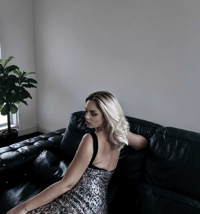 Впечатляваща рокля с пайети