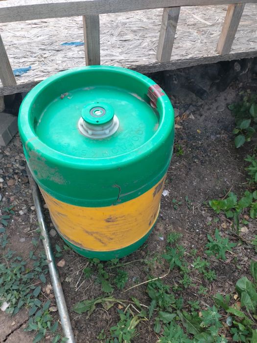 Продам пластиковую кегу 30 литров