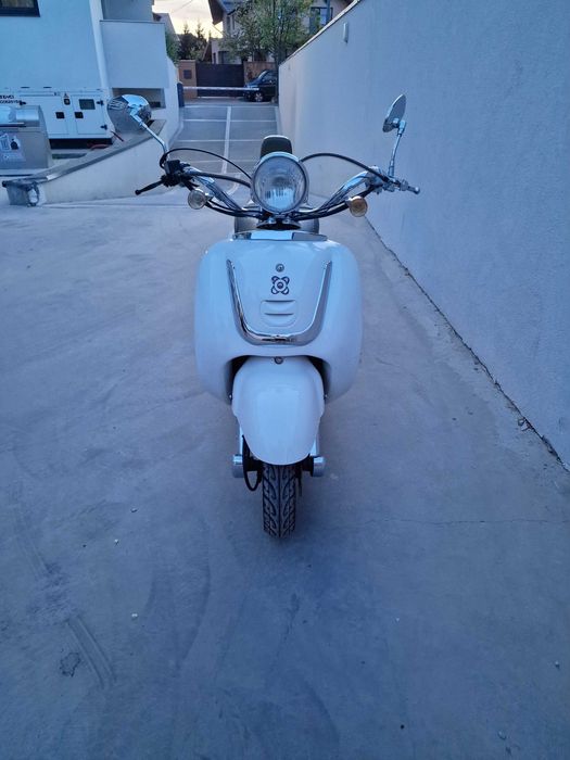 Scuter AGM Retro 49cc (vespa)