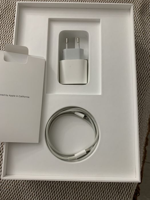 iPad 7th Generation- Wi-Fi, 32 GB - Stare Excelenta - doar Zalau