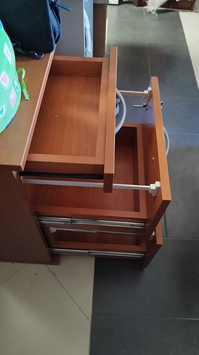 Шкафче за бюро с 3 или 4 чекмеджета - контейнер на колела