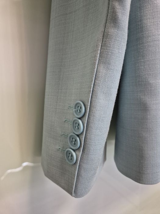 Vand costum de ocazie