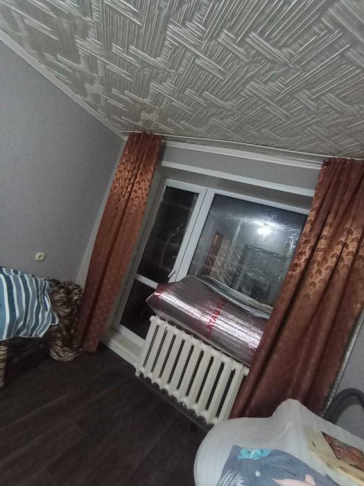 Продам 1 комн квартиру на 14мкр возле остановки