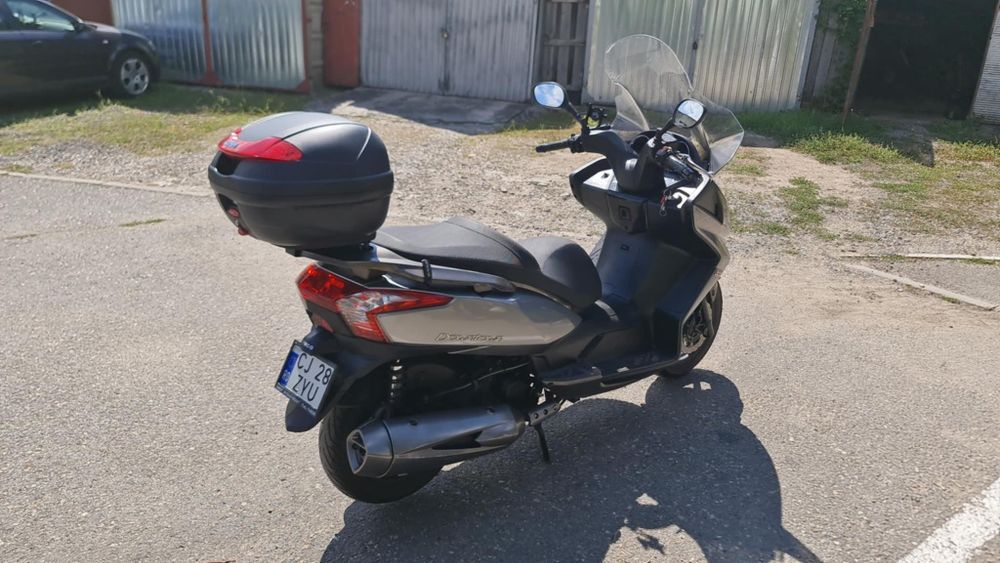 Vand maxiscuter Kymco Downtown motor 300i cu ABS, 30cp din 2013