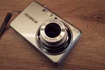 Aparat foto Fujifilm Finepix J27 10.2Mp incarcare USB superb