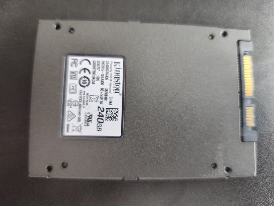 SSD marca Kingston 240 GB