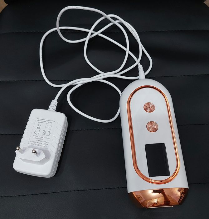 Epilator IPL cu 985640 impulsuri